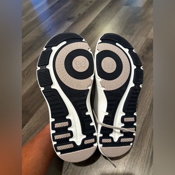 Alegria Beige Women's Athletic Shoes arch support neutral basic water resistant - Picture 4 of 12